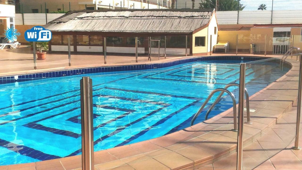 Aircon Pool View Nr Yumbo Appartement